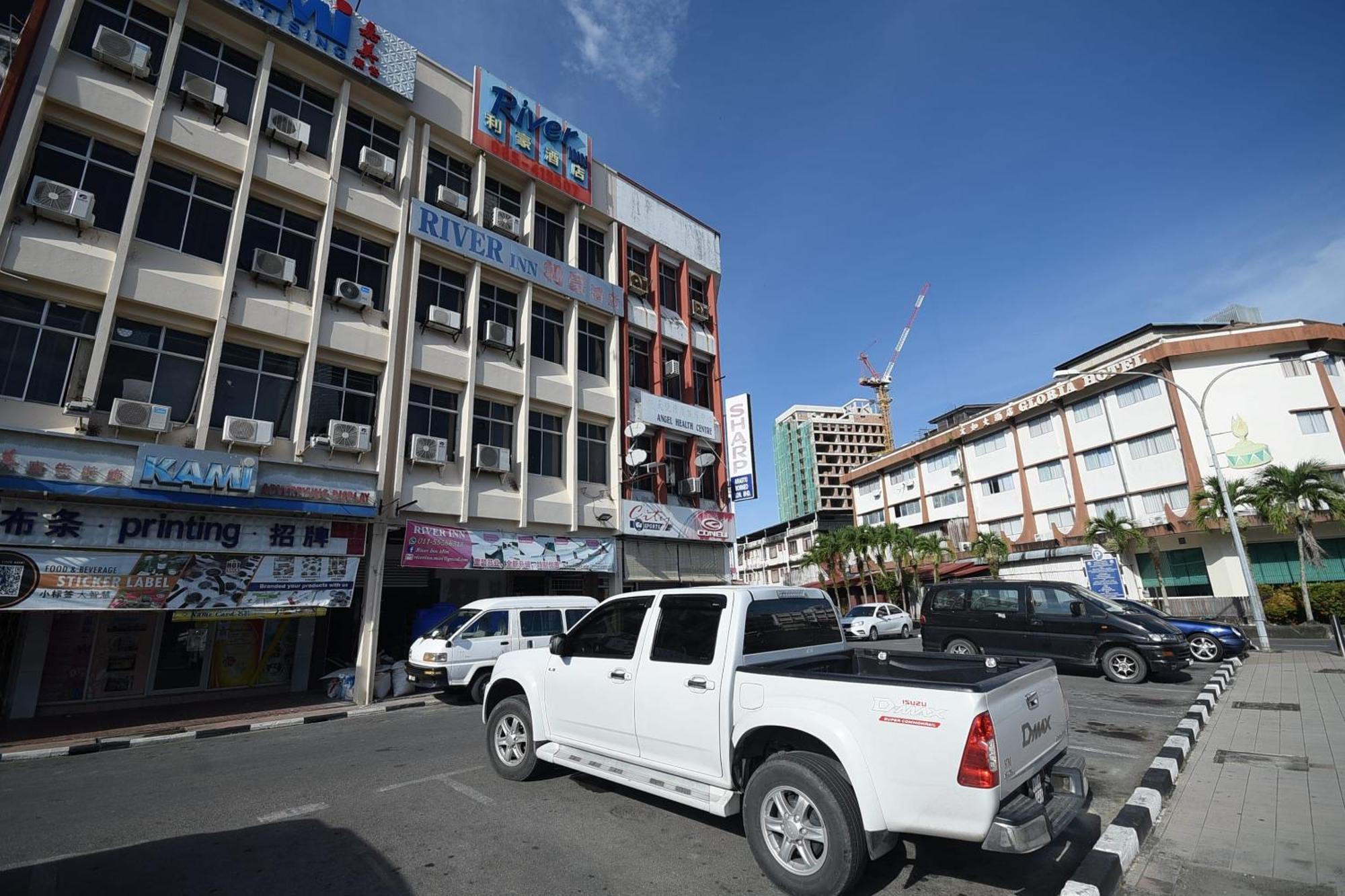Oyo 90820 River Inn Miri Luaran gambar