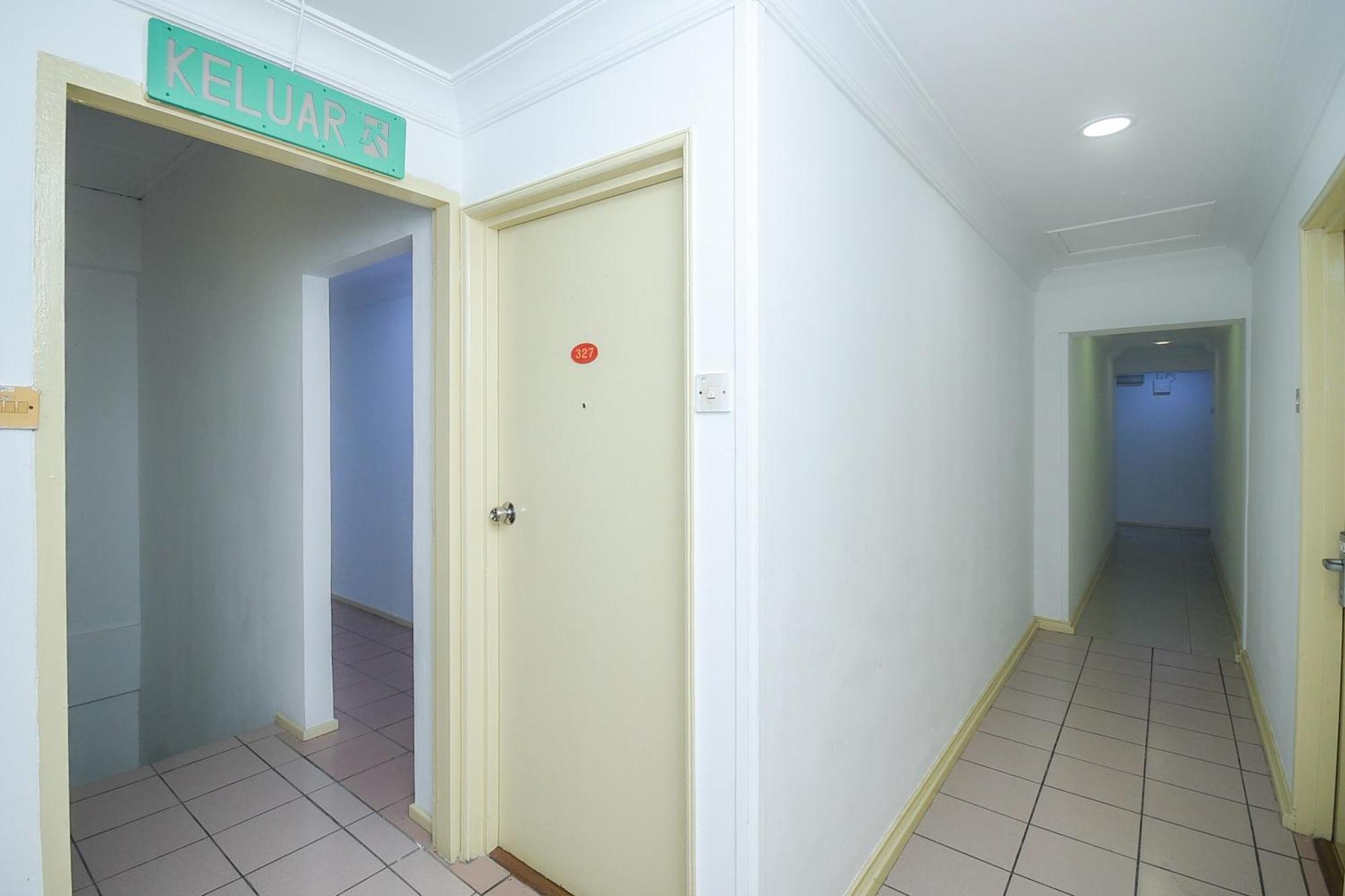 Oyo 90820 River Inn Miri Luaran gambar